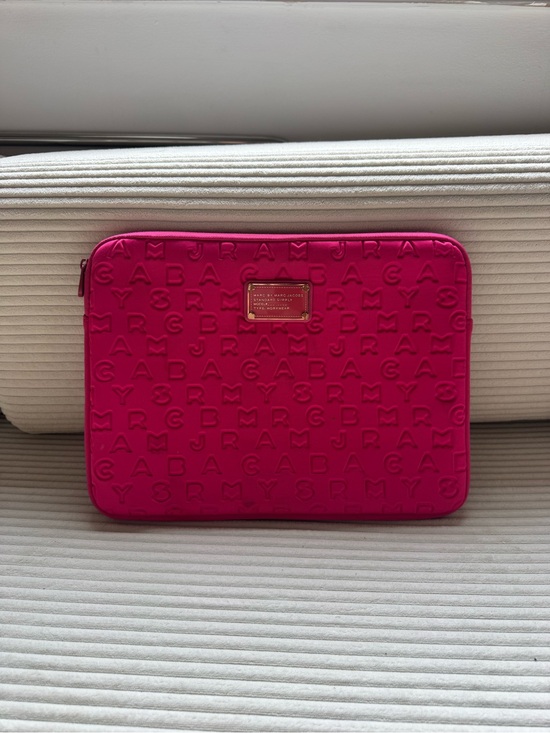 Marc By Marc Jacobs Handbags - Marc by Marc Jacobs Fuchsia Embossed Logo Laptop Sleeve with Gold Plaque